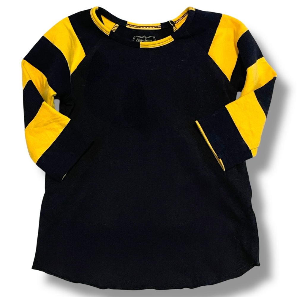 💙4/$28💙 Sew Sassy Black & Yellow Raglan (Size 4 yr)